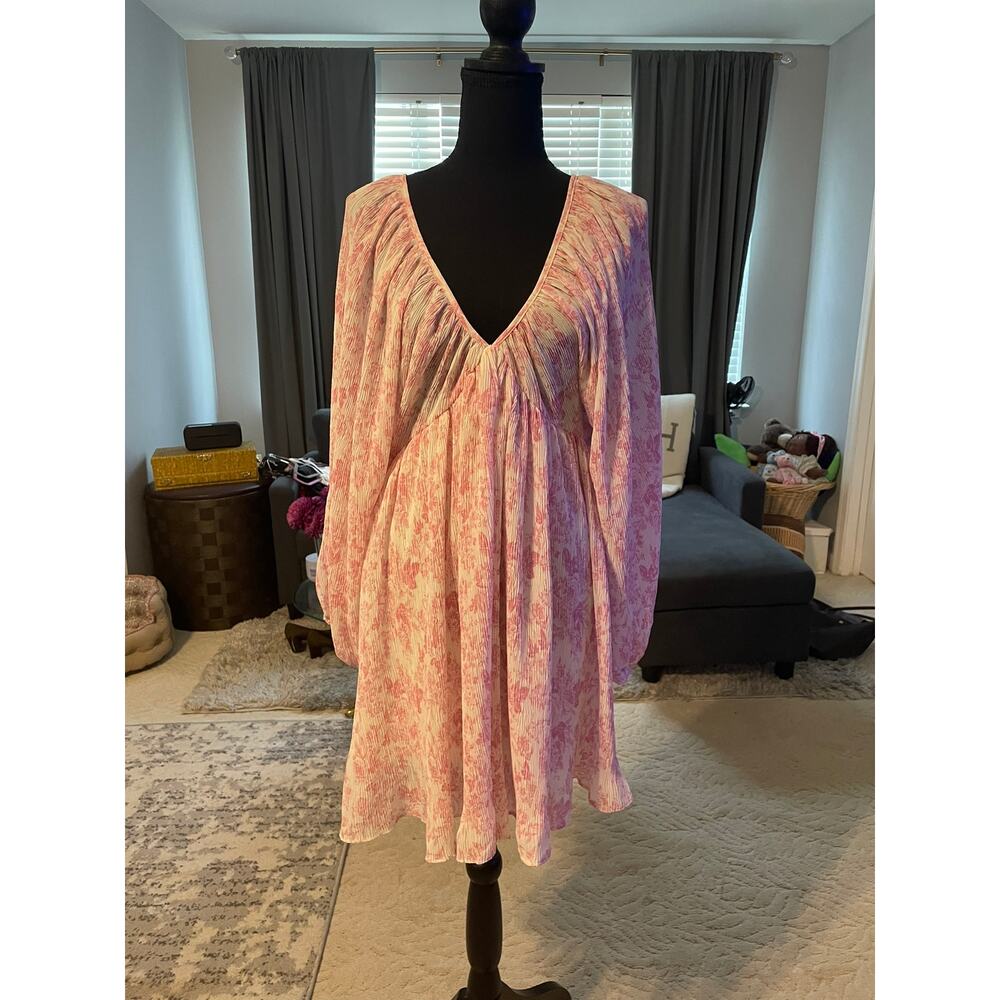 Nichole Lynel Pink White Floral Boho Mini Dress NWT Size Medium - Picture 2 of 7